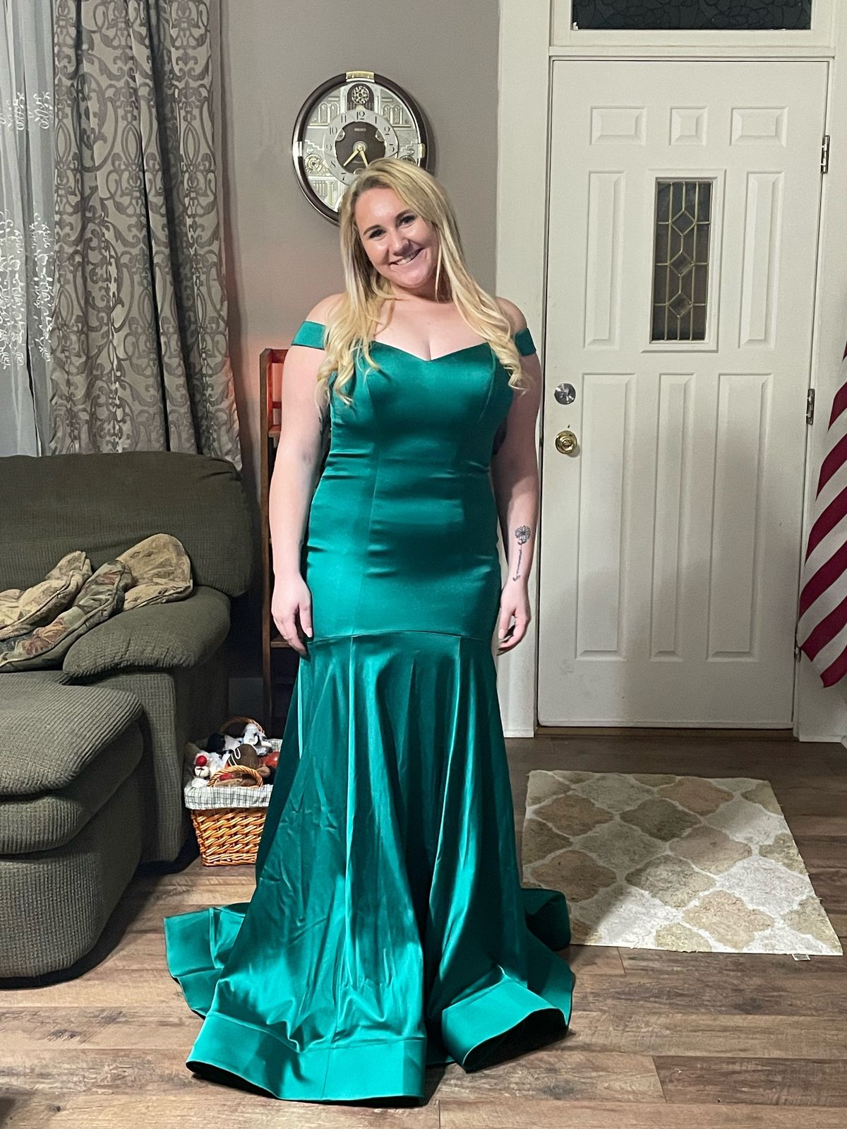 Sherri Hill Size 14 Prom Green Mermaid Dress on Queenly