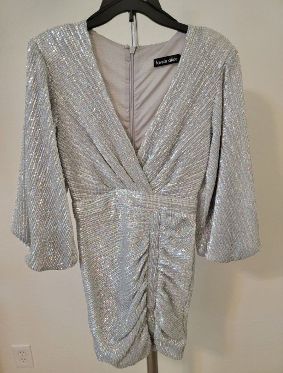 Lavish Alice Size 6 Silver Cocktail Dress on Queenly