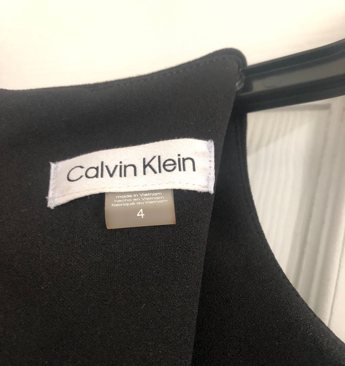 Calvin Klein Size 4 Wedding Guest Black Cocktail Dress on Queenly