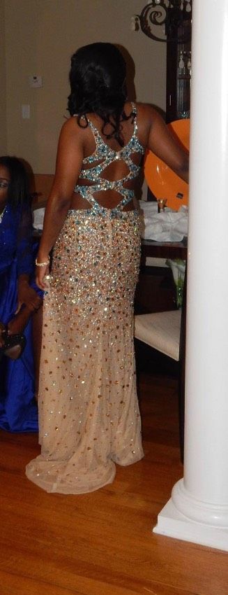 Jasz Couture Size 6 Prom Nude Mermaid Dress on Queenly