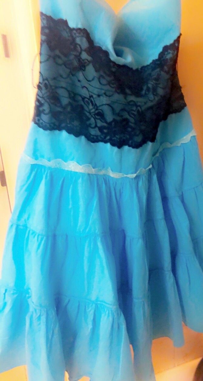 Size L Blue Ball Gown on Queenly