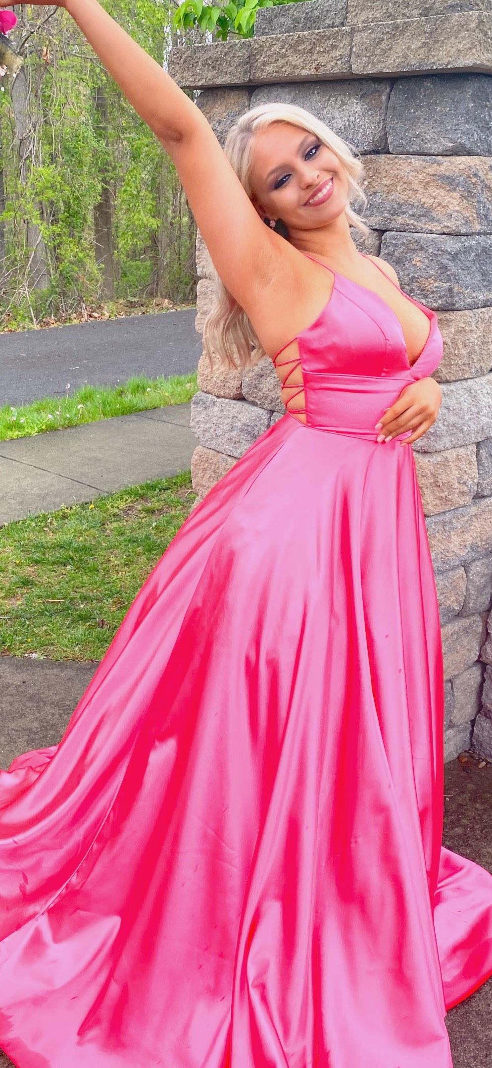 Sherri Hill Size 0 Prom Pink Ball Gown on Queenly