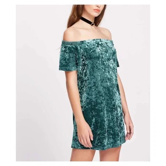 Size 12 Off The Shoulder Velvet Green Mermaid Dress on Queenly
