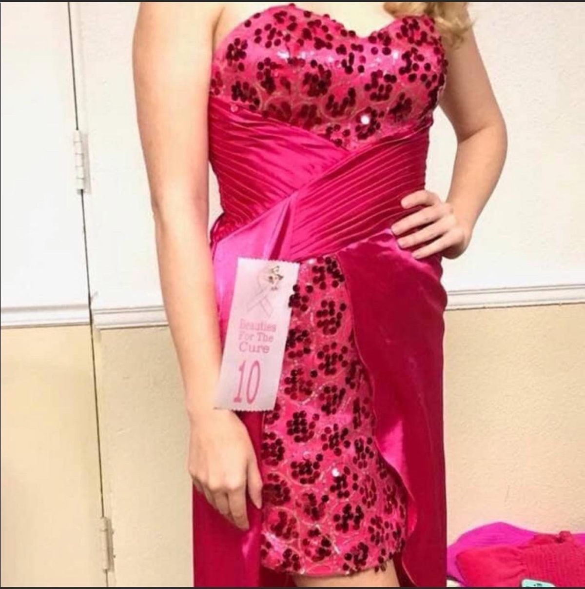 Size 2 Prom Sequined Pink Cocktail Dress on Queenly