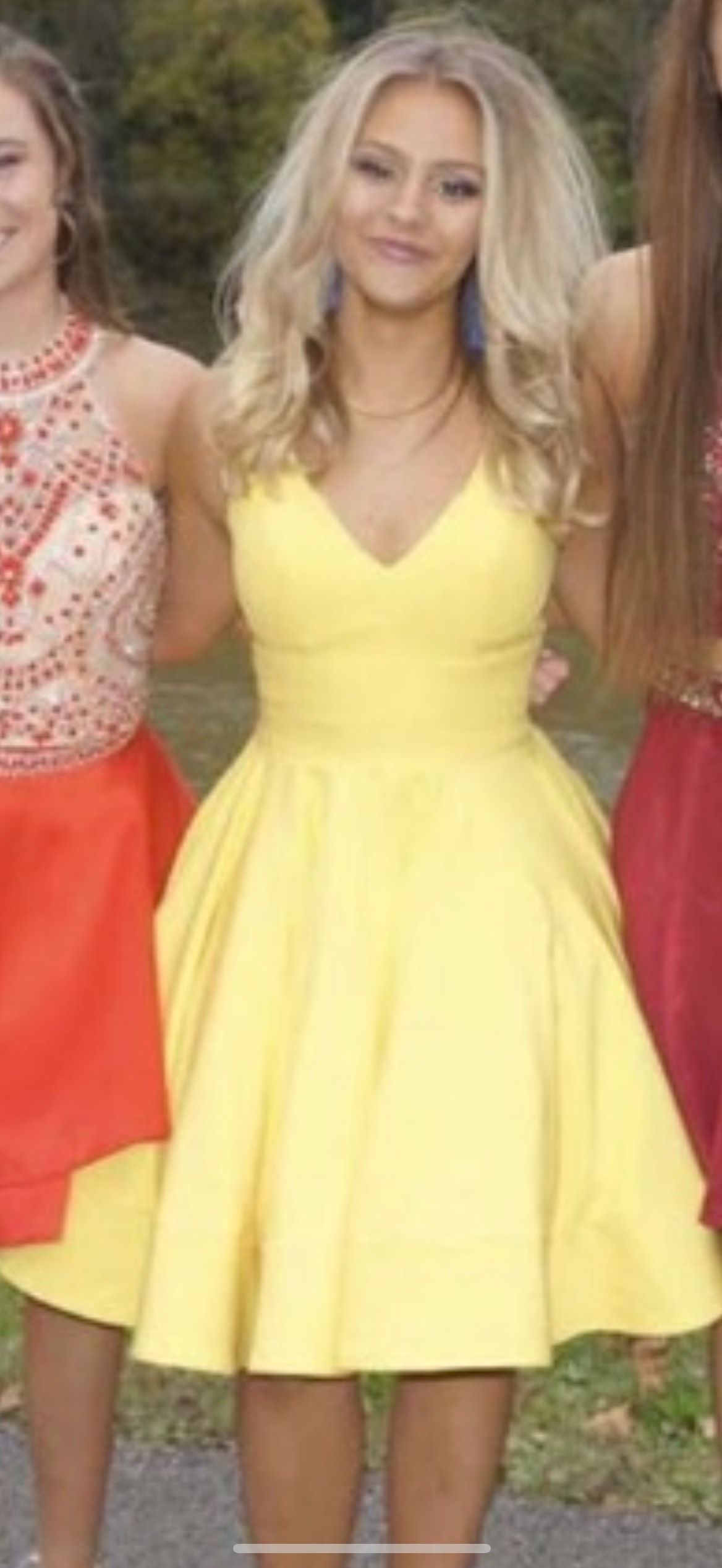 Mac Duggal Size 2 Homecoming Yellow Cocktail Dress on Queenly