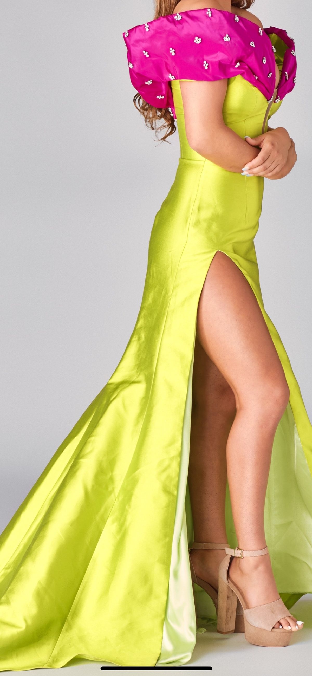 Sherri Hill Size 2 Prom Green Mermaid Dress on Queenly