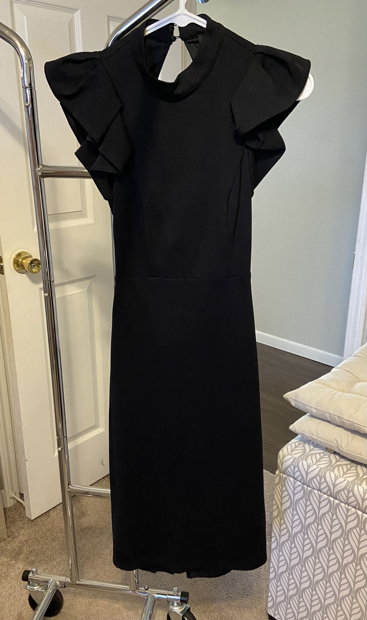 Lulus Size XS Black A-line Dress on Queenly