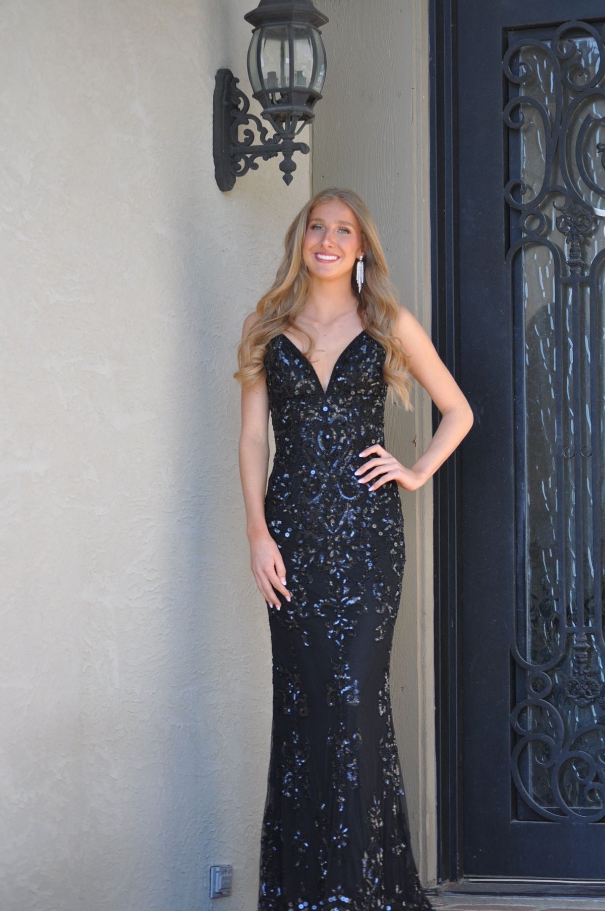 Sherri Hill Size 00 Sequined Black Floor Length Maxi on Queenly