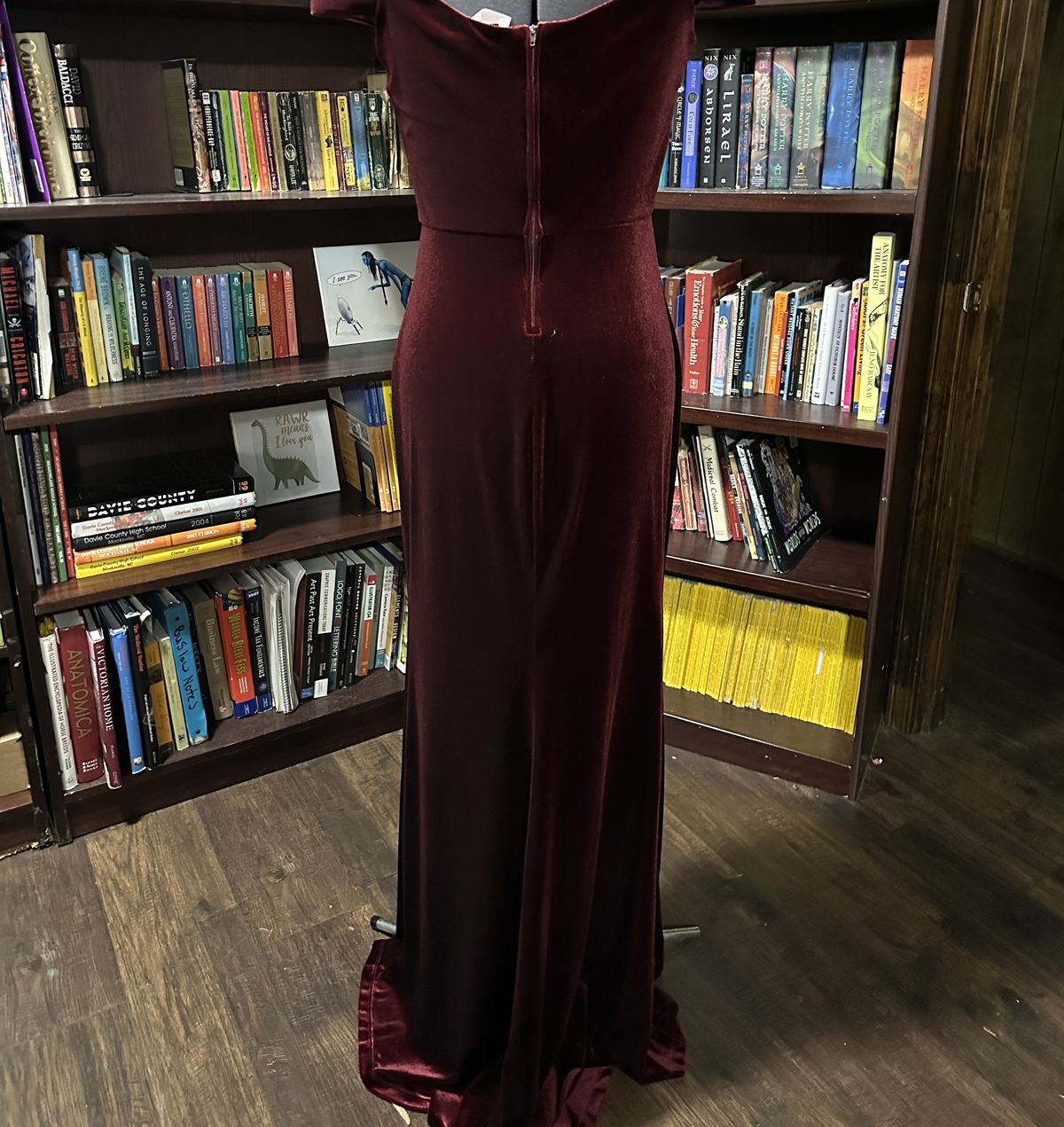 Teezeme Size 6 Velvet Red Side Slit Dress on Queenly