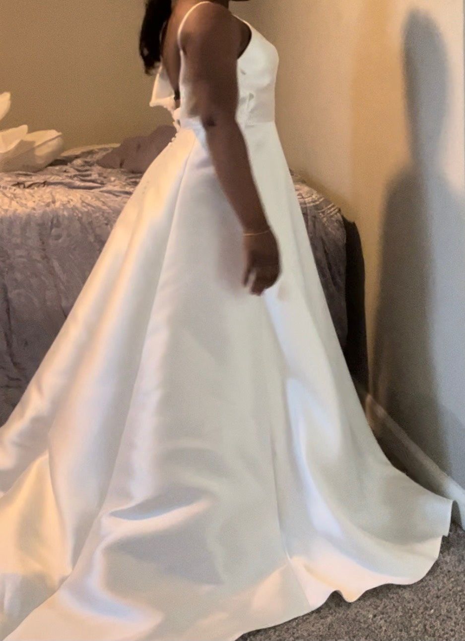 Nouville Size 10 Wedding White Ball Gown on Queenly