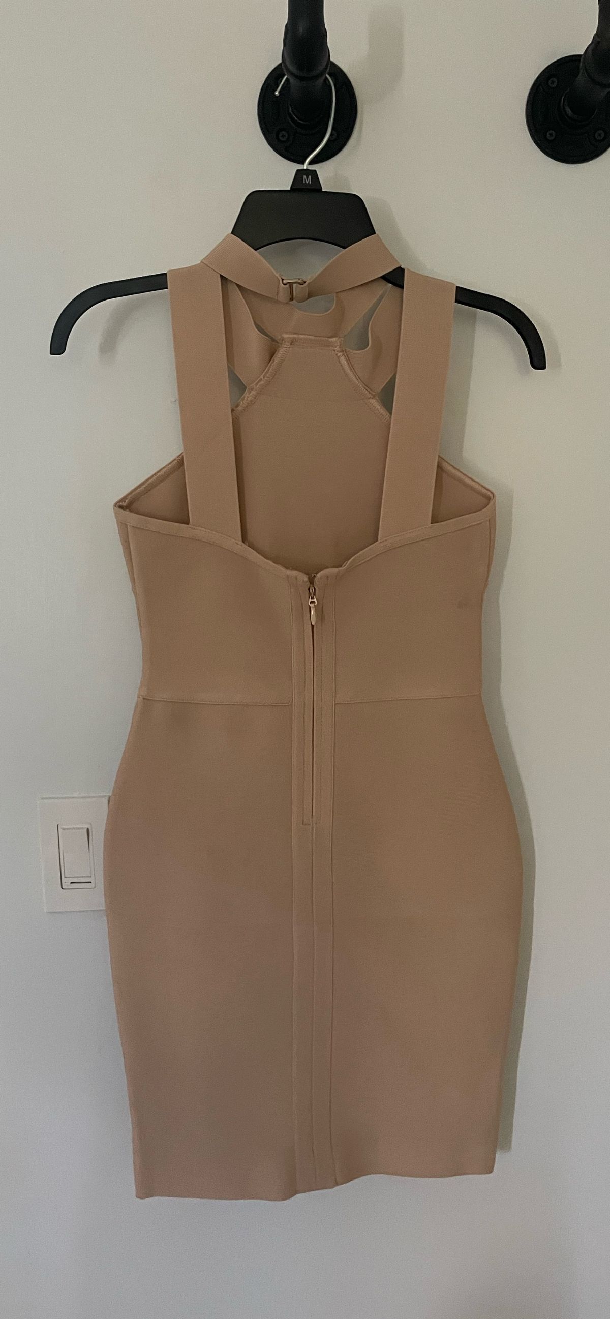 Size 4 Homecoming Nude Cocktail Dress on Queenly