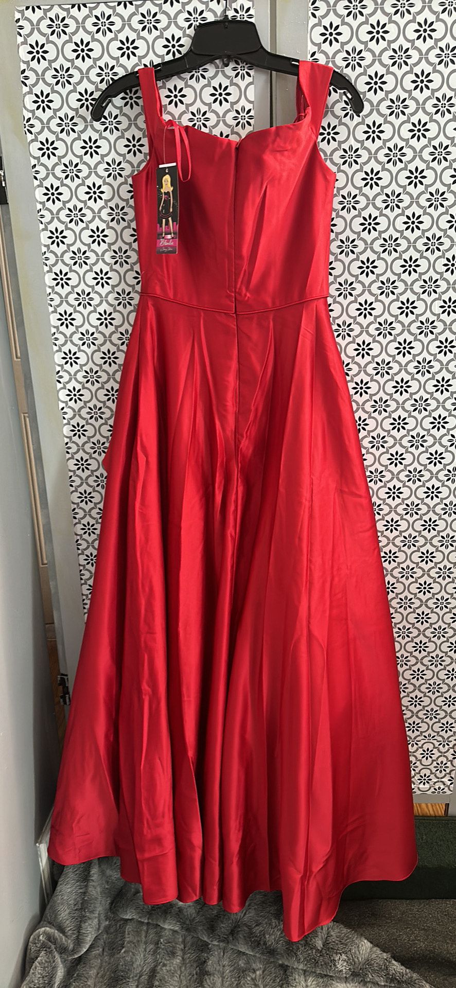 Blondie Nites Size 8 Prom Red A-line Dress on Queenly