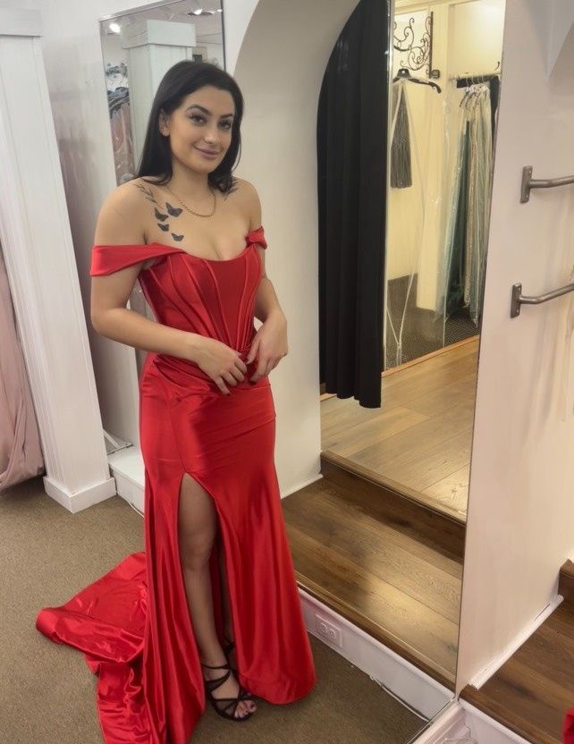Sherri Hill Size 2 Prom Off The Shoulder Red Mermaid Dress on Queenly