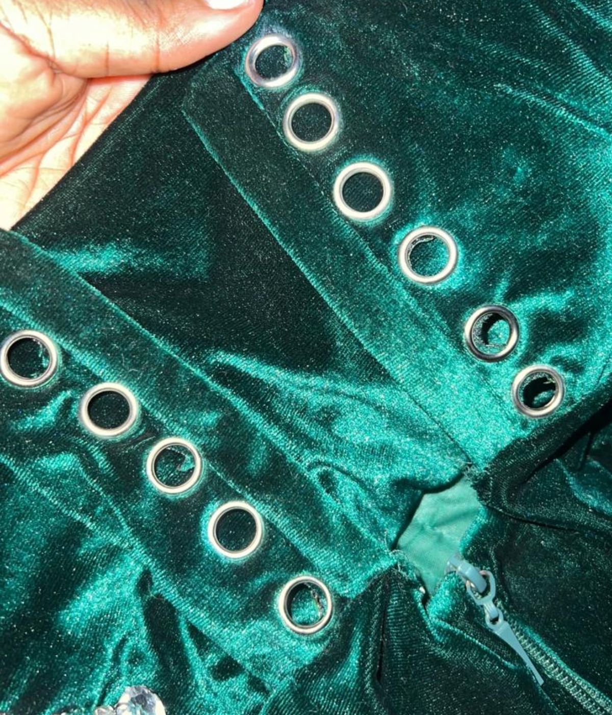 Plus Size 16 Prom Emerald Green Dress With Train on Queenly