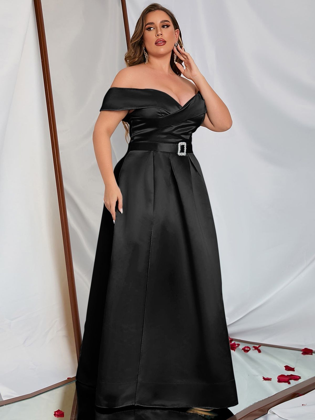 Style FSWD0195P Faeriesty Size 1X Prom Off The Shoulder Satin Black Ball Gown on Queenly
