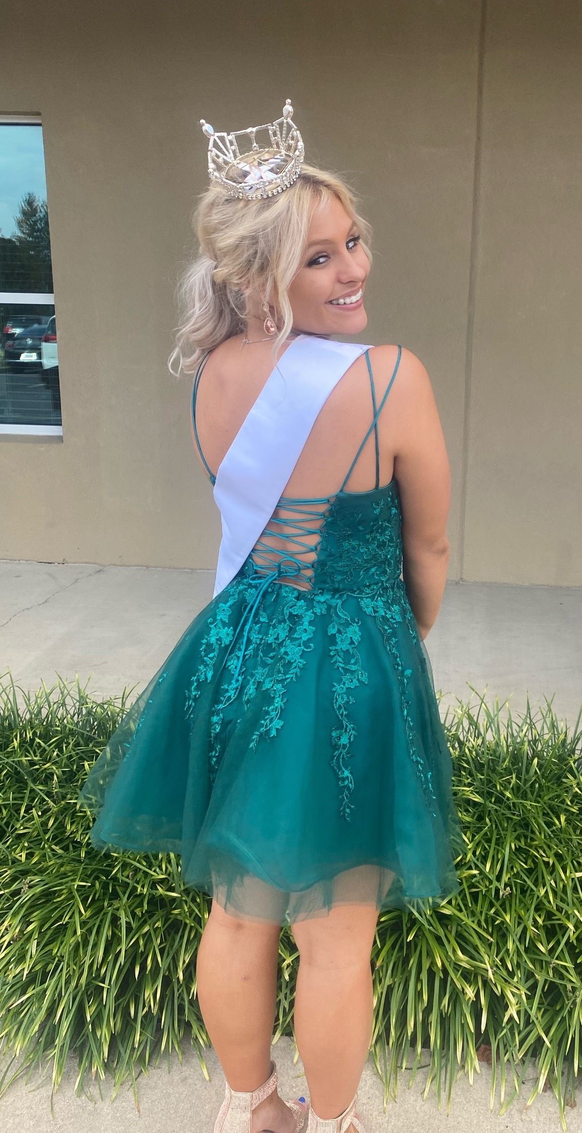 Sherri Hill Size 4 Prom Green Cocktail Dress on Queenly