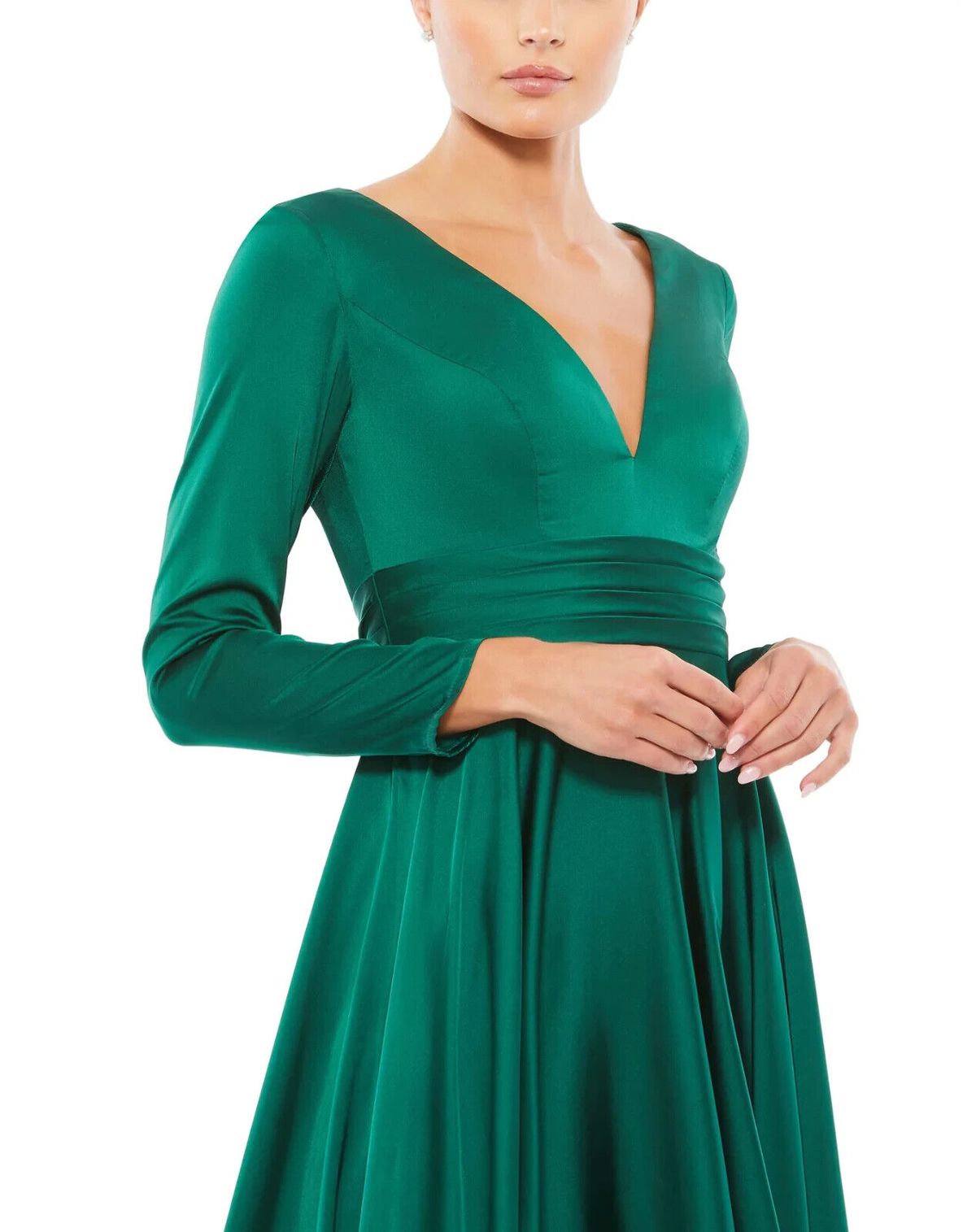 Mac Duggal Size 12 Plunge Satin Emerald Green Cocktail Dress on Queenly