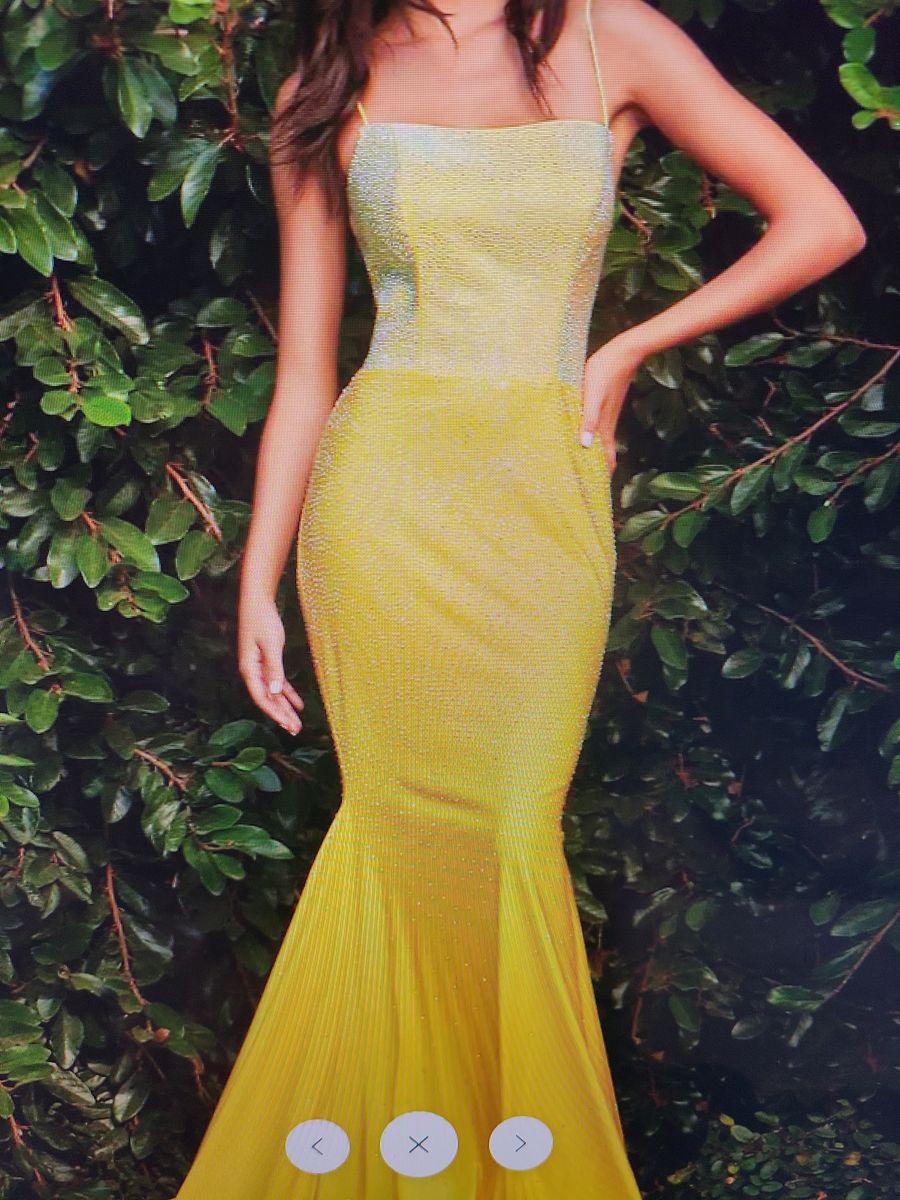 Cinderella Divine Size 4 Prom Yellow Mermaid Dress on Queenly