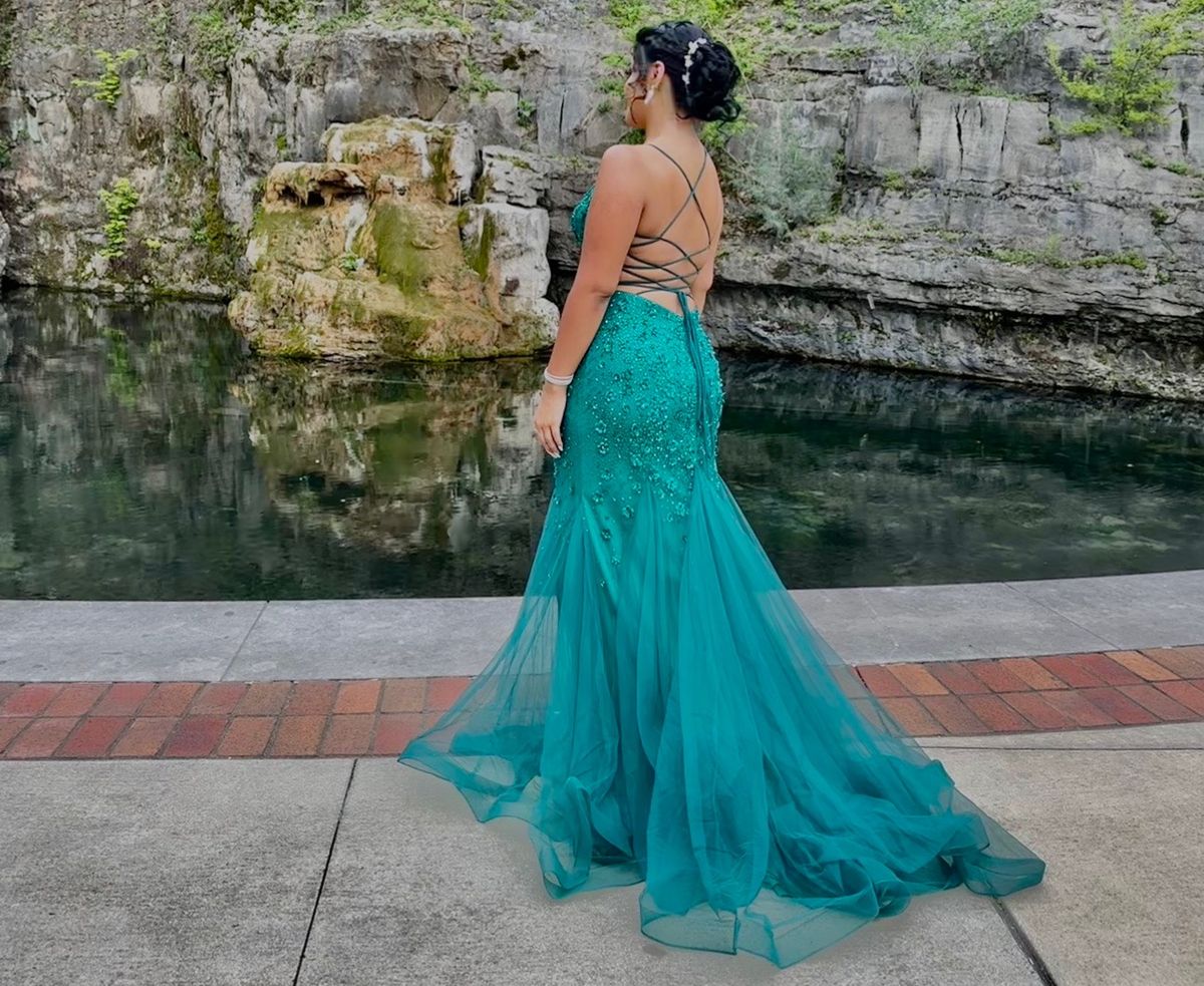 Size 12 Prom Green Cocktail Dress on Queenly