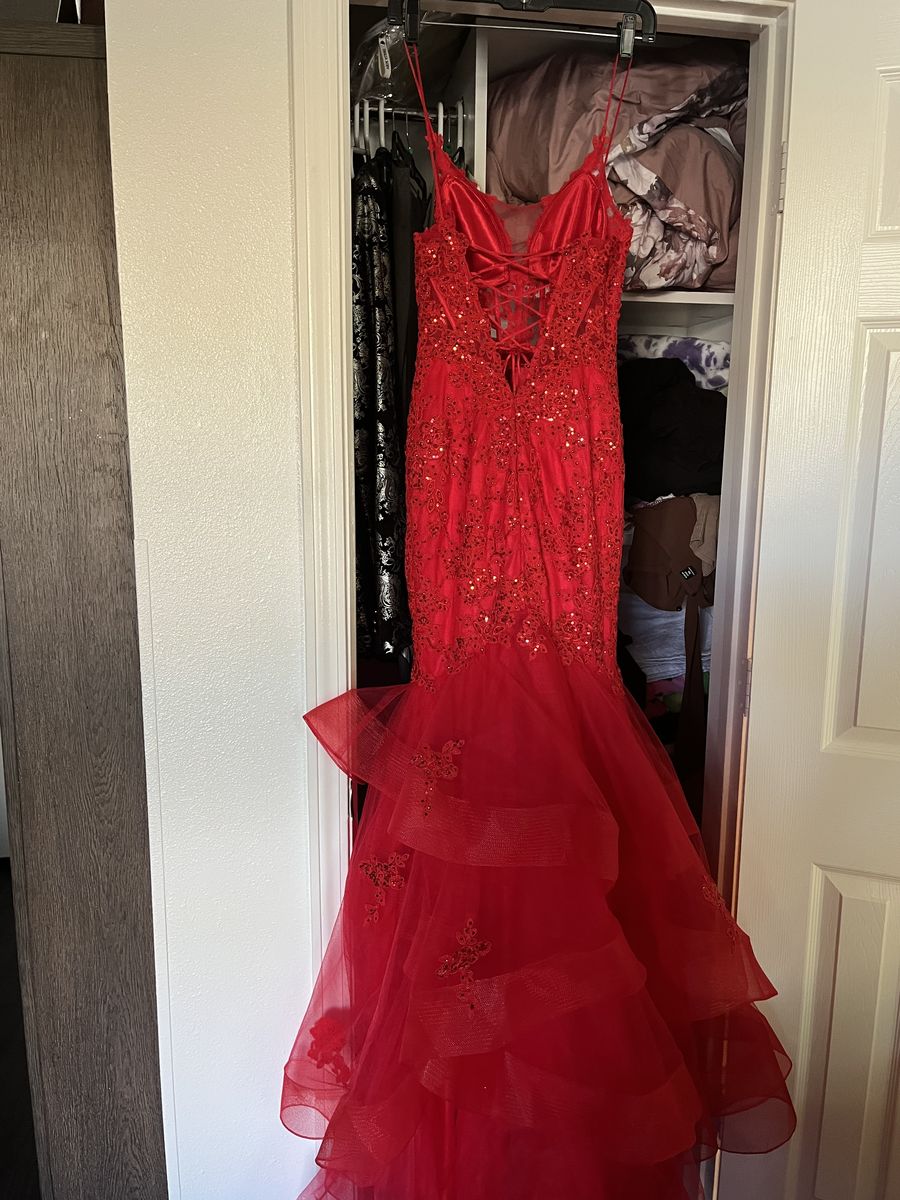 Size 0 Prom Red Ball Gown on Queenly