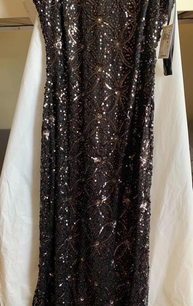 Betsy and Adam Size 6 Prom Black Floor Length Maxi on Queenly