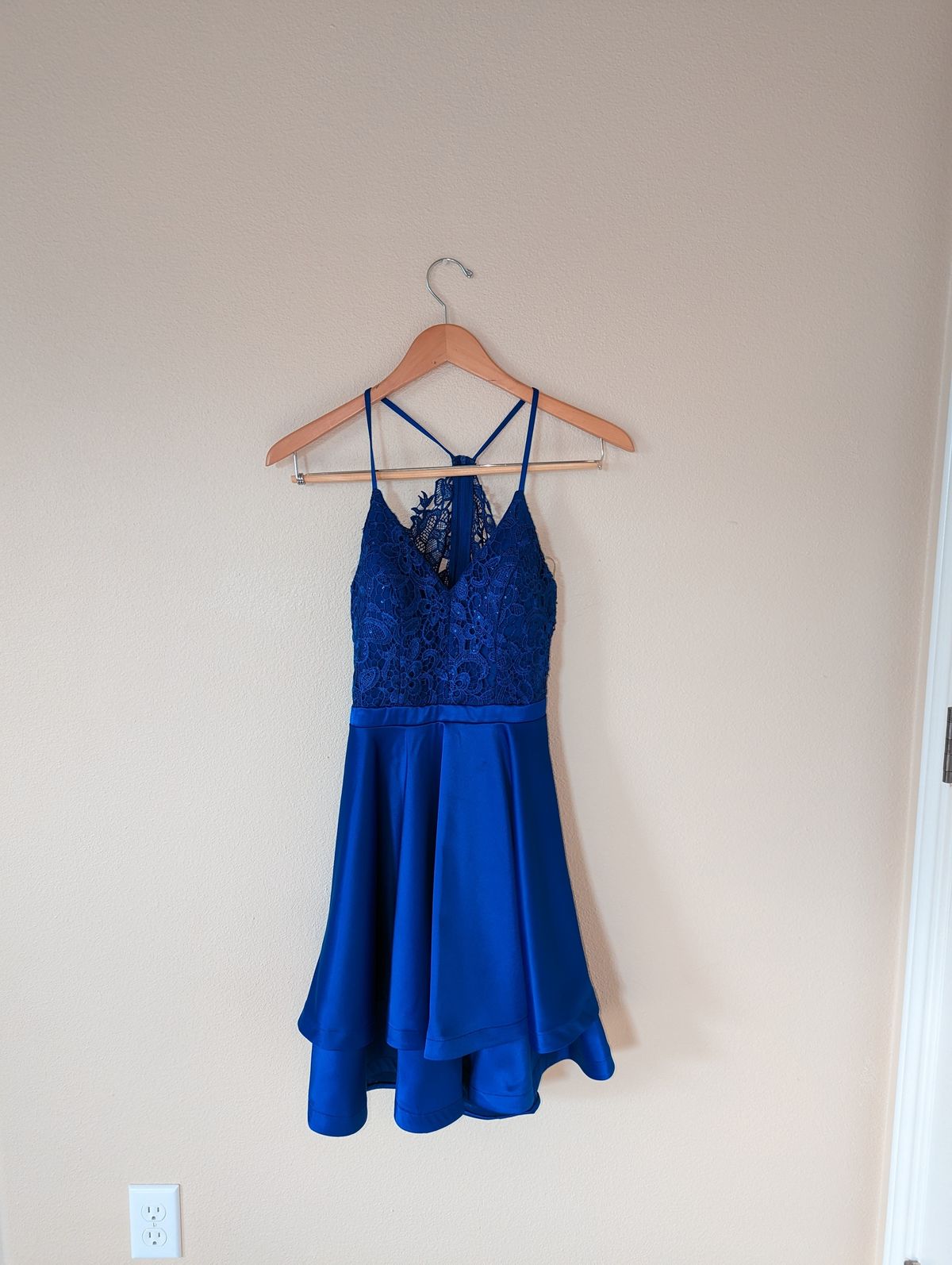 Dillard's  Size 2 Prom Lace Royal Blue A-line Dress on Queenly