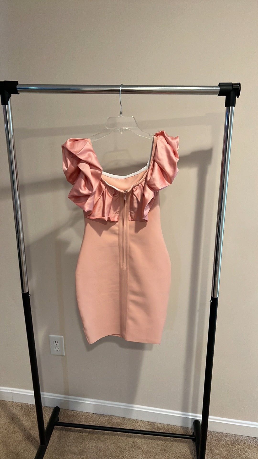 Size S Prom Off The Shoulder Satin Light Pink Cocktail Dress on Queenly