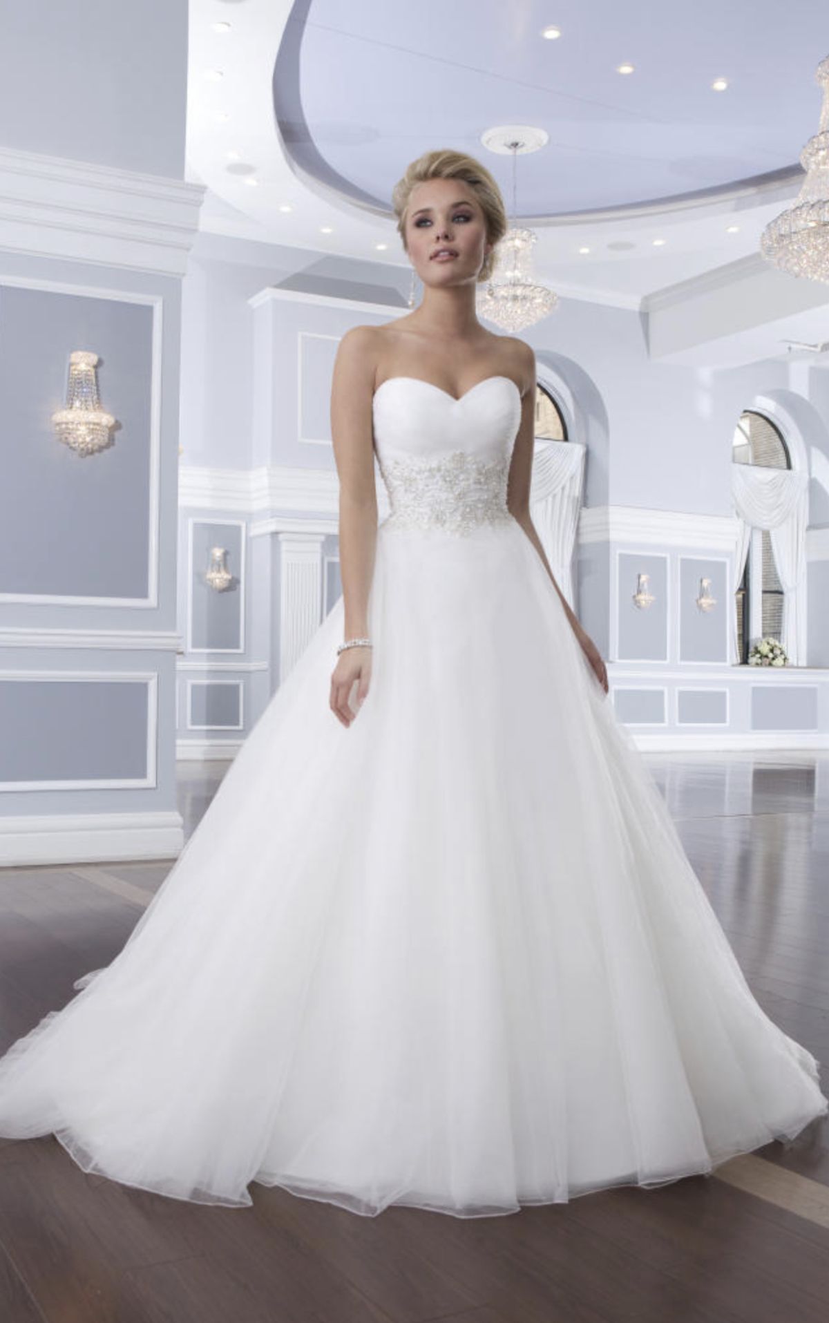 Style 6603 Lillian West Plus Size 22 White Ball Gown on Queenly