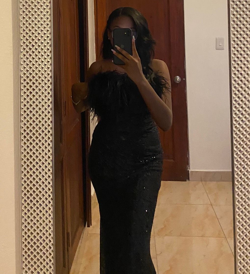 Size 8 Prom Black Side Slit Dress on Queenly