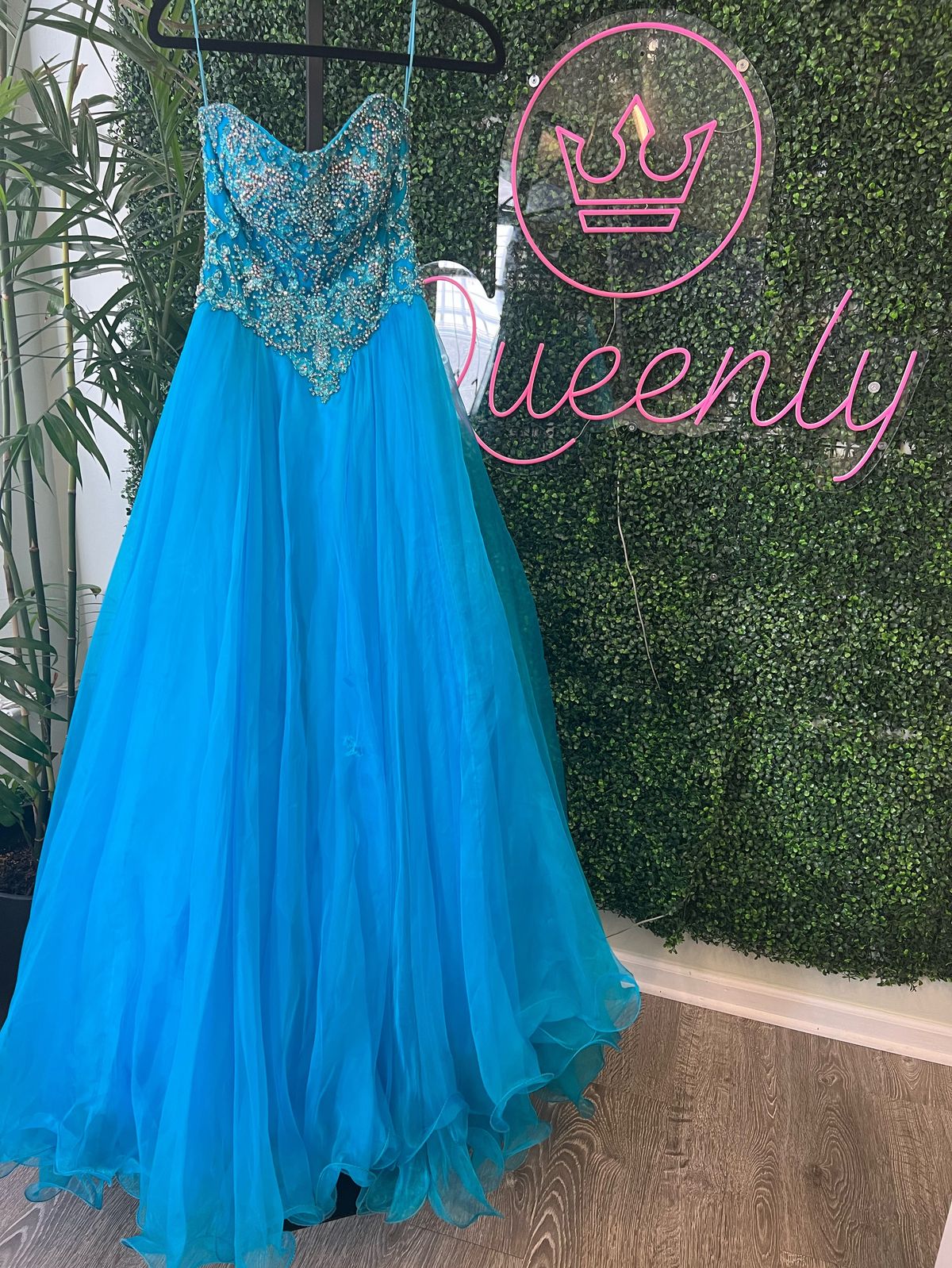 Sherri Hill Size 2 Prom Blue Ball Gown on Queenly