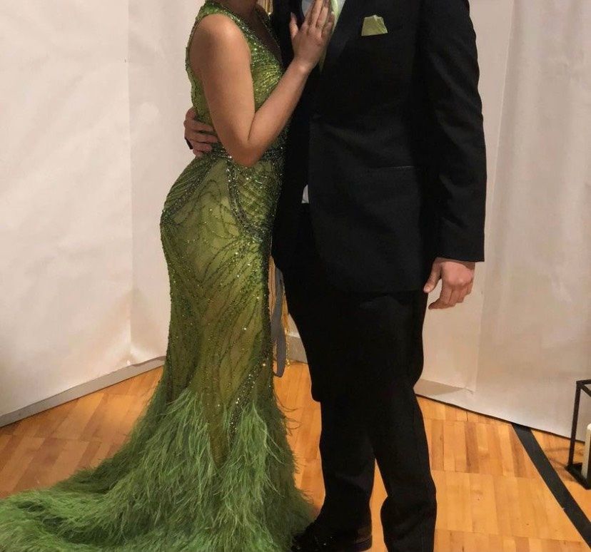 Size 4 Prom Plunge Light Green Mermaid Dress on Queenly