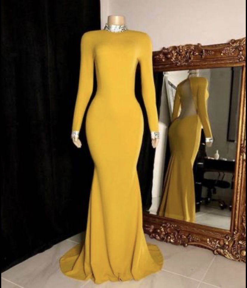 Size 8 Prom Long Sleeve Sequined Yellow Mermaid Dress on Queenly