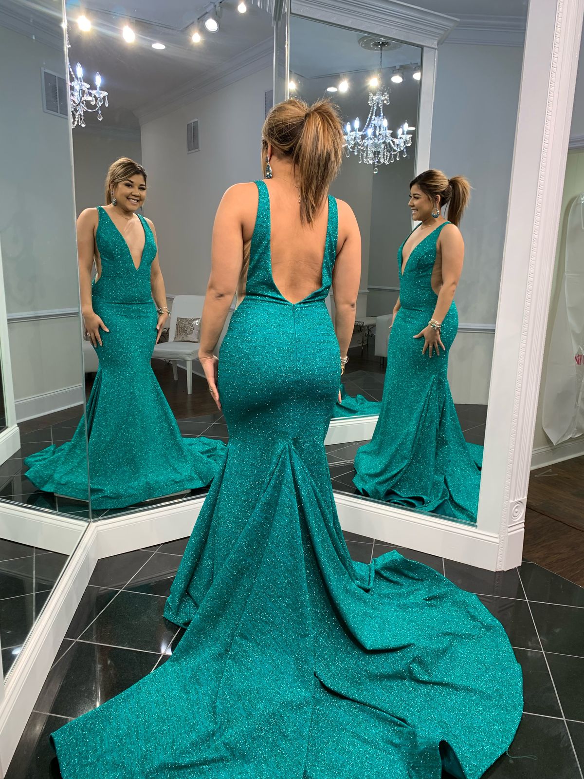 Jovani Size 8 Prom Plunge Green Dress With Train on Queenly