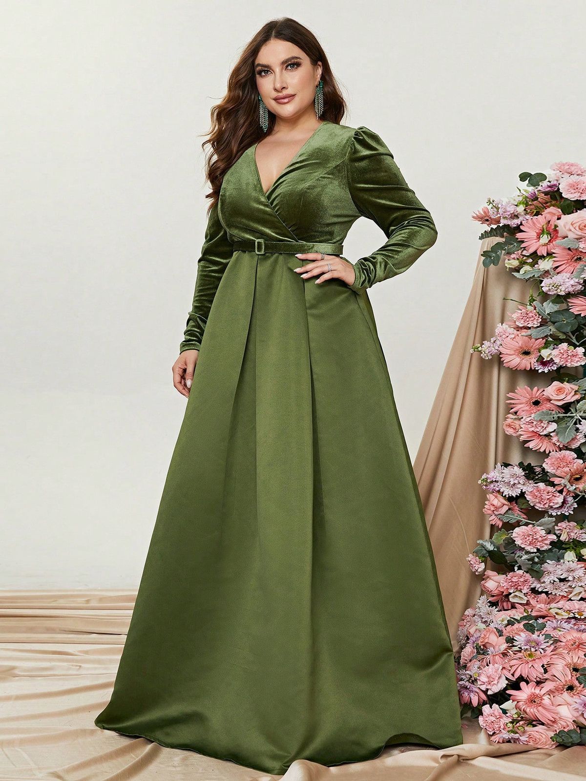 Style FSWD1035P Faeriesty Size 1X Long Sleeve Velvet Green A-line Dress on Queenly