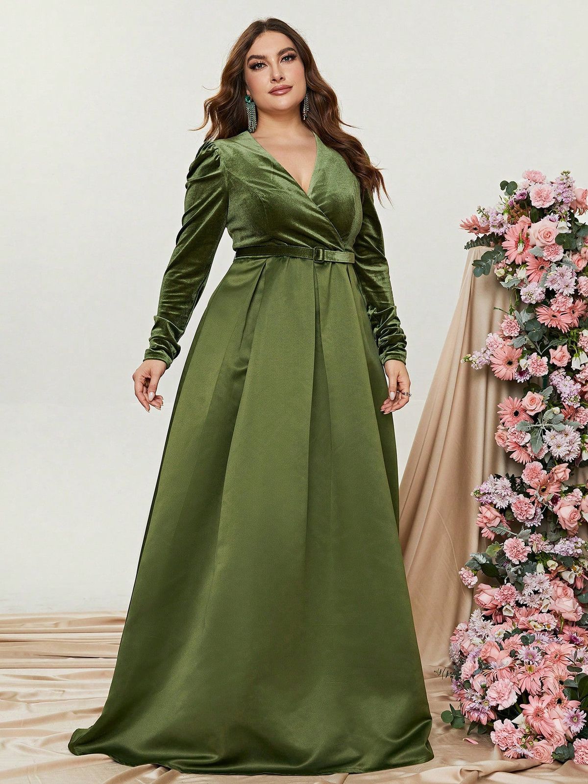 Style FSWD1035P Faeriesty Size 1X Long Sleeve Velvet Green A-line Dress on Queenly