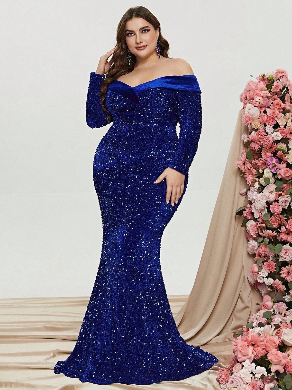 Style FSWD0808P Faeriesty Size 1X Long Sleeve Velvet Royal Blue Mermaid Dress on Queenly