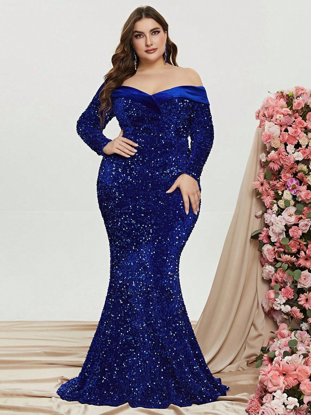 Style FSWD0808P Faeriesty Size 1X Long Sleeve Velvet Royal Blue Mermaid Dress on Queenly