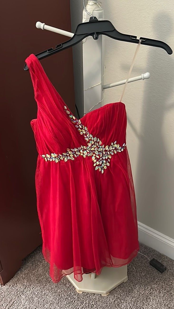 Sequin Hearts Size 6 Homecoming One Shoulder Sequined Red A-line Dress on Queenly