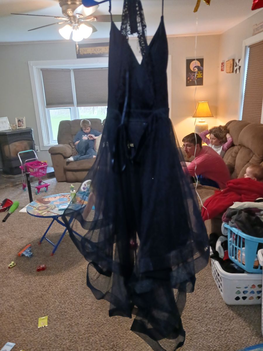Size 6 Bridesmaid Lace Black Cocktail Dress on Queenly