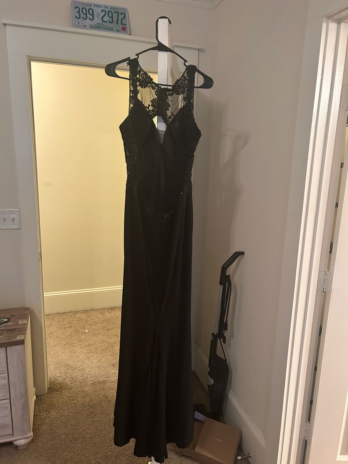 Faviana Size 8 Prom Black A-line Dress on Queenly
