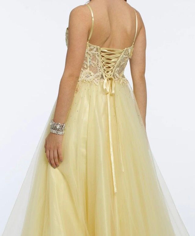 Size 8 Prom Yellow Ball Gown on Queenly
