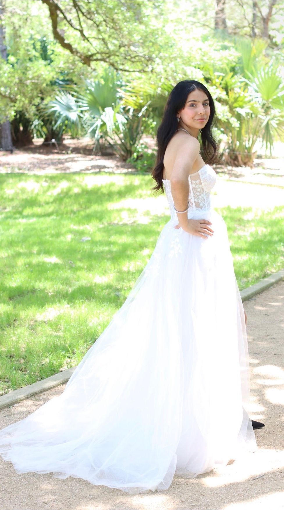 Size 2 Prom White Dress With Train on Queenly