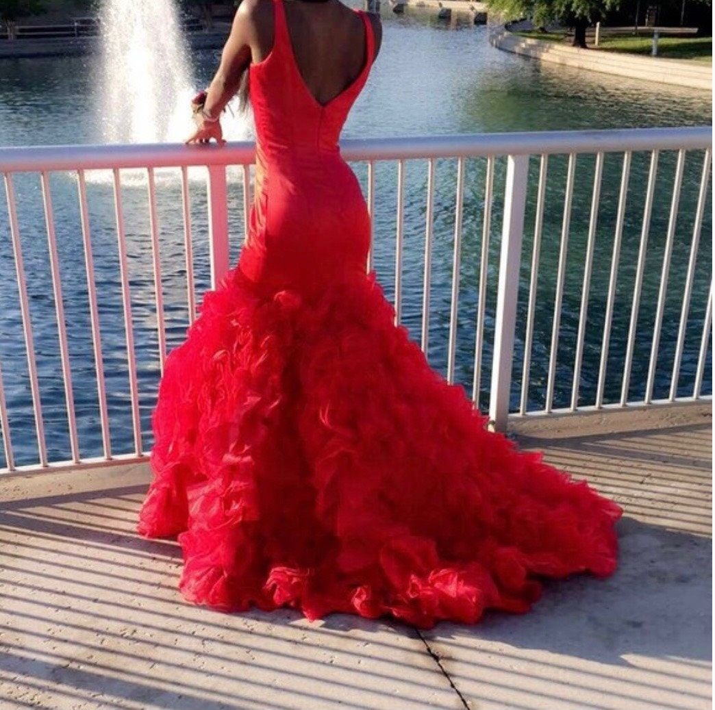Sherri Hill Size 0 Prom Red Dress With Train on Queenly