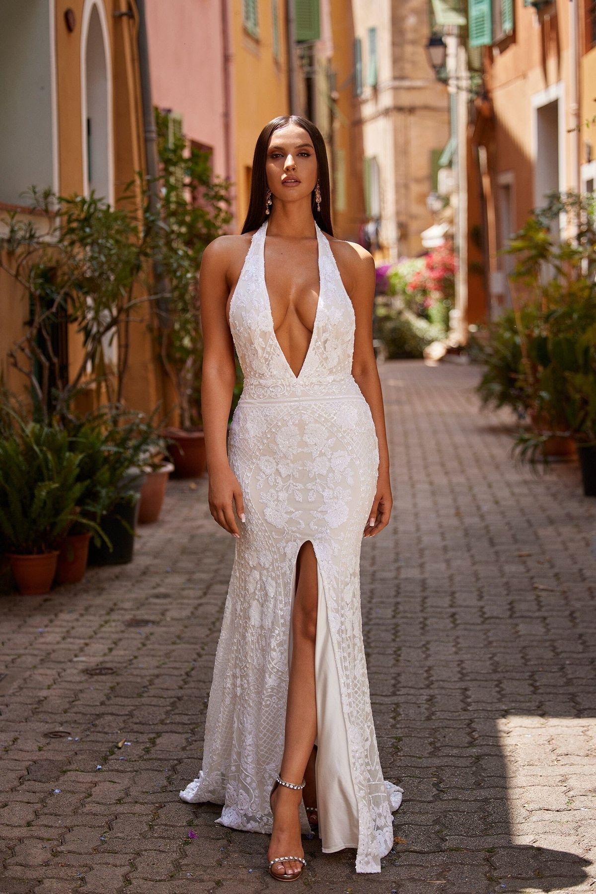 Style Pranvera Alamour The Label Size XS Prom Plunge White Side Slit Dress on Queenly