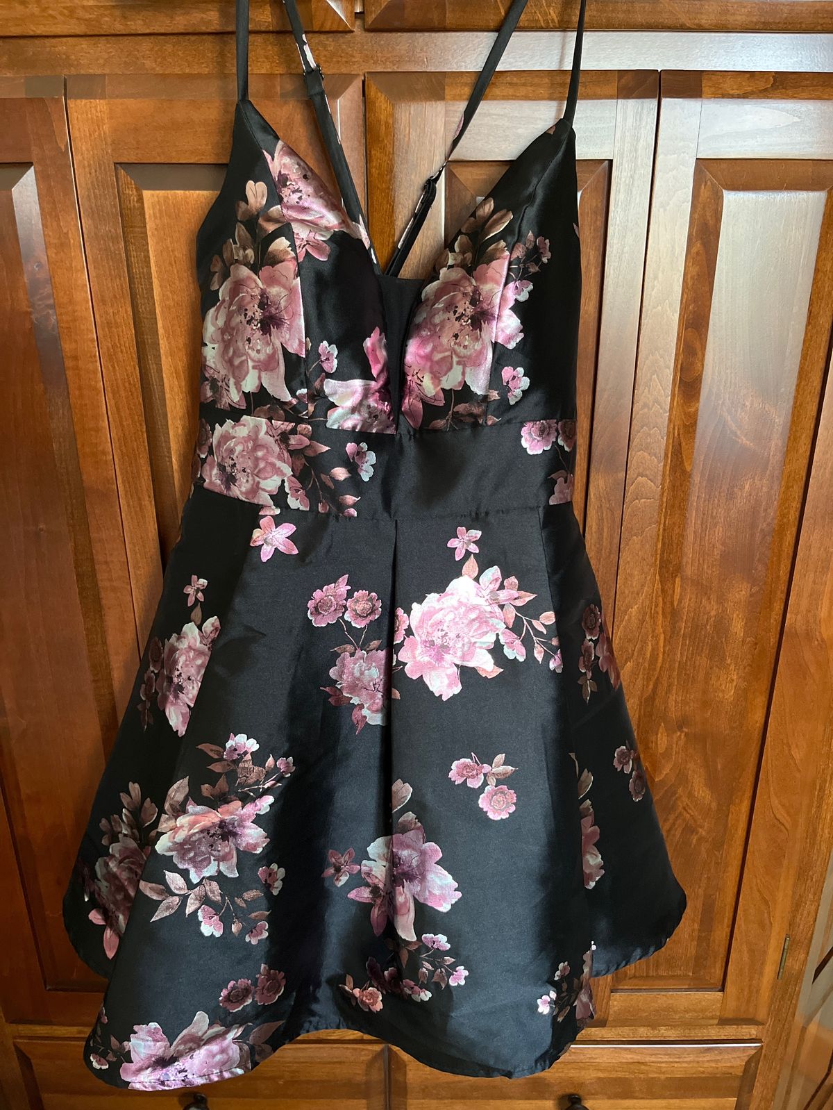 Speechless Size 8 Prom Floral Black A-line Dress on Queenly