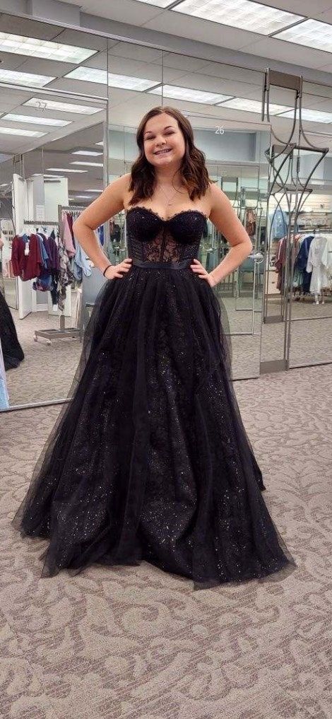 Queenly | Buy and sell prom, pageant, and formal dresses