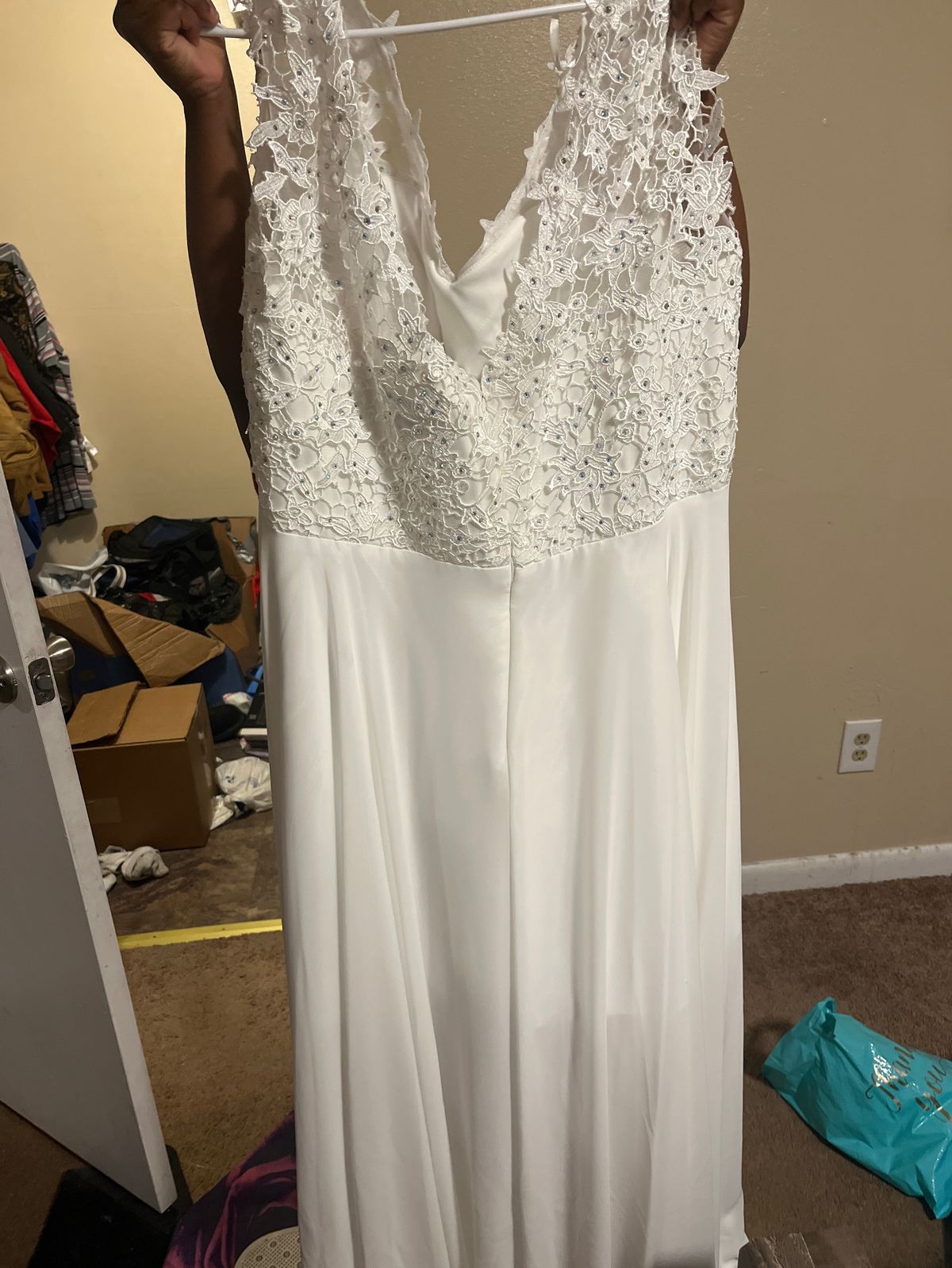 David's Bridal Plus Size 24 Wedding Plunge Sequined White A-line Dress on Queenly
