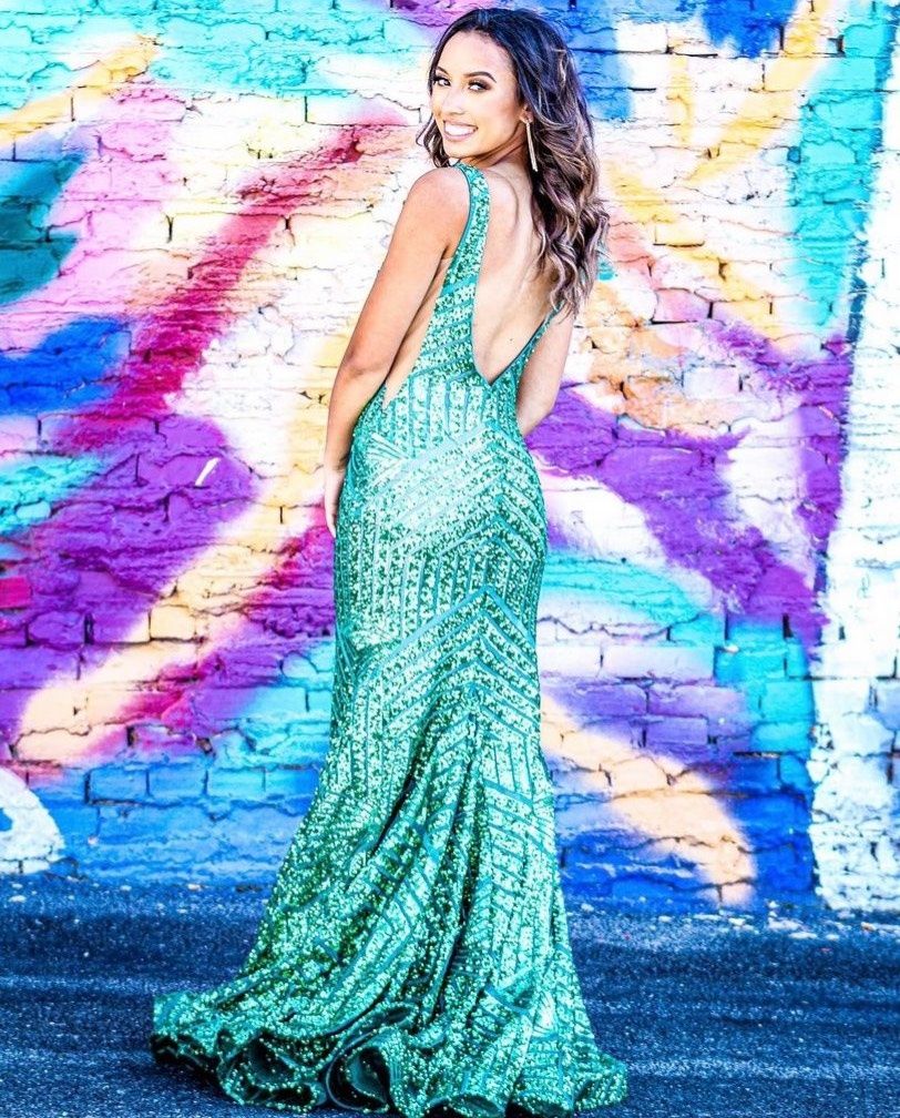 Jovani Size 2 Prom Plunge Emerald Green A-line Dress on Queenly