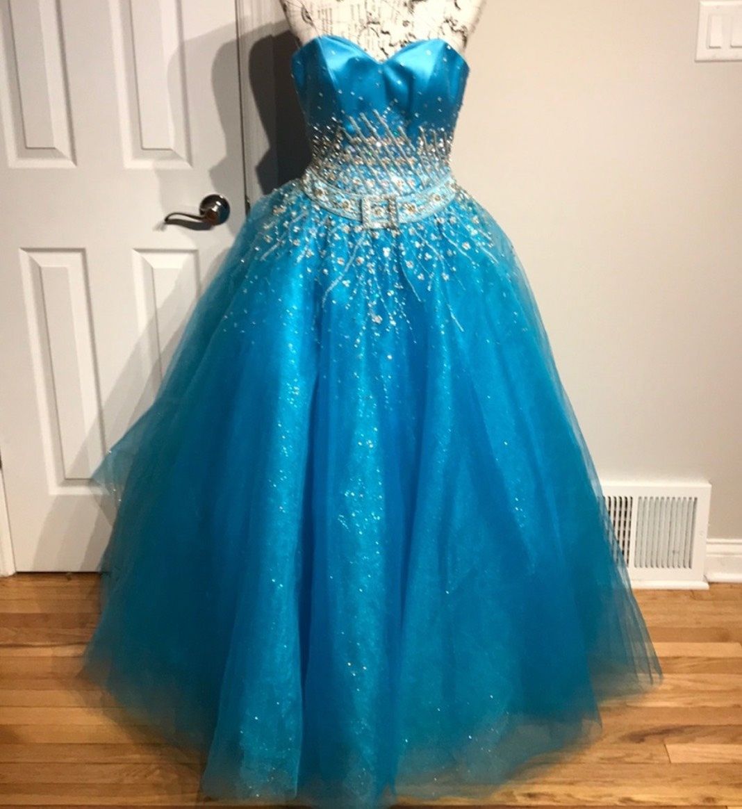 Queenly | Buy and sell prom, pageant, and formal dresses