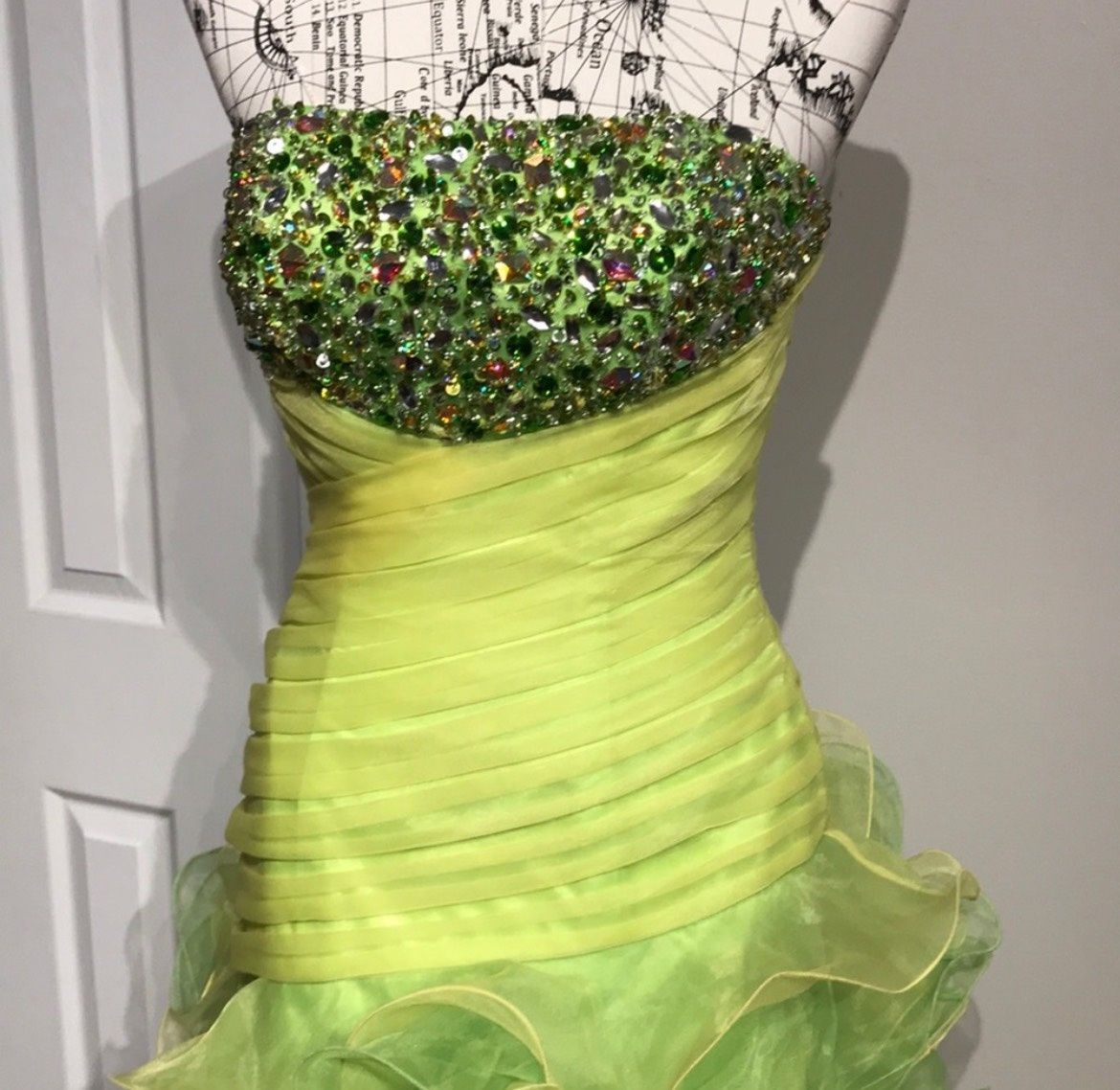 Size 8 Prom Strapless Sequined Lime Green A-line Dress on Queenly